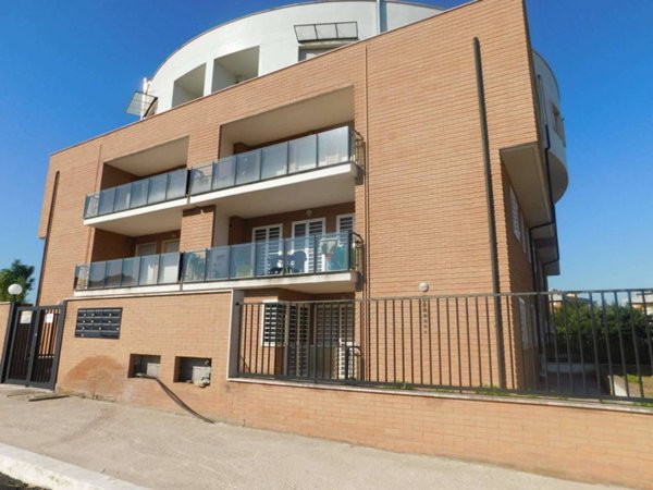 appartamento in vendita a Roma in zona Ponte di Nona