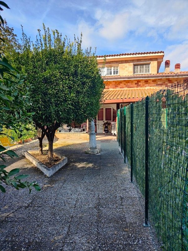 appartamento in vendita a Roma in zona Infernetto