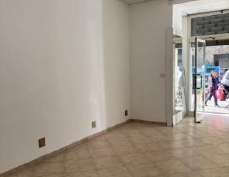 locale commerciale in vendita a Roma in zona Collatino