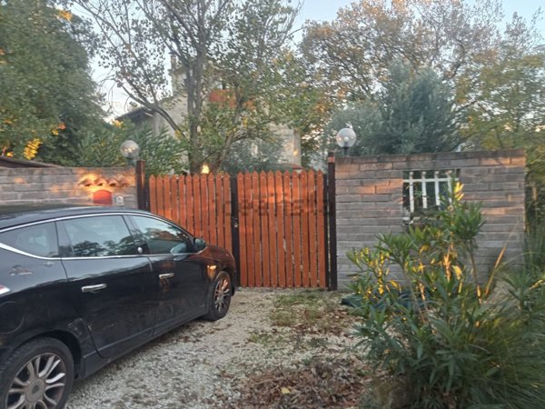 appartamento in vendita a Roma in zona Sette Bagni