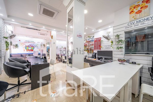 locale commerciale in vendita a Roma in zona Esquilino