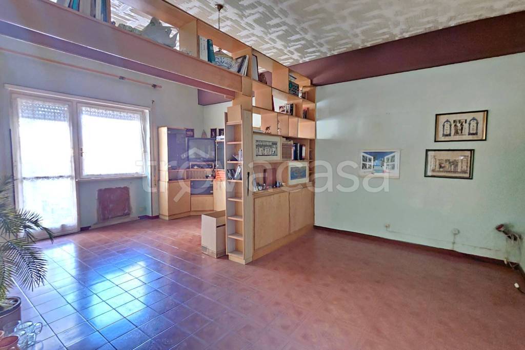 appartamento in vendita a Roma in zona Ostia Antica