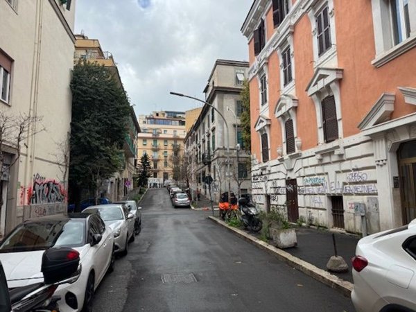 appartamento in vendita a Roma in zona Prenestino-Labicano