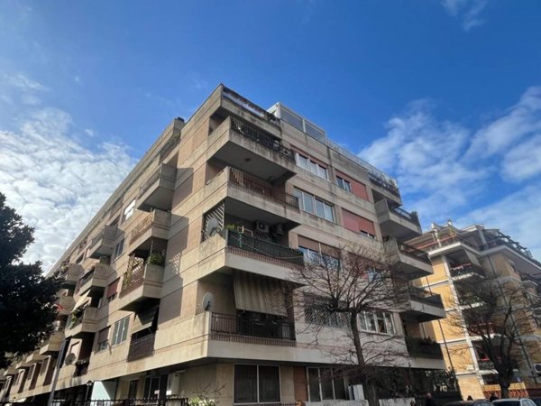 appartamento in vendita a Roma in zona Ostia Antica