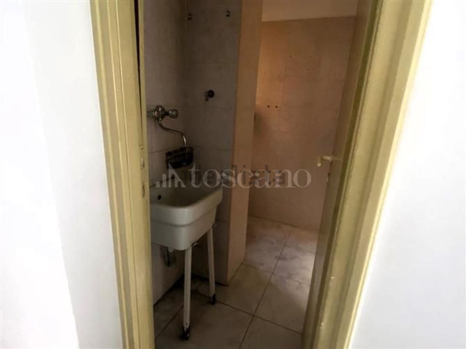 locale di sgombero in vendita a Roma in zona Prenestino-Centocelle