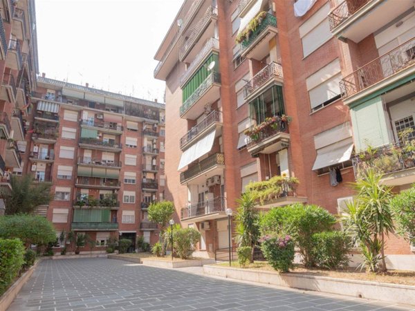 appartamento in vendita a Roma in zona Don Bosco
