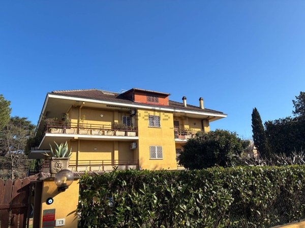 appartamento in vendita a Roma in zona Mostacciano