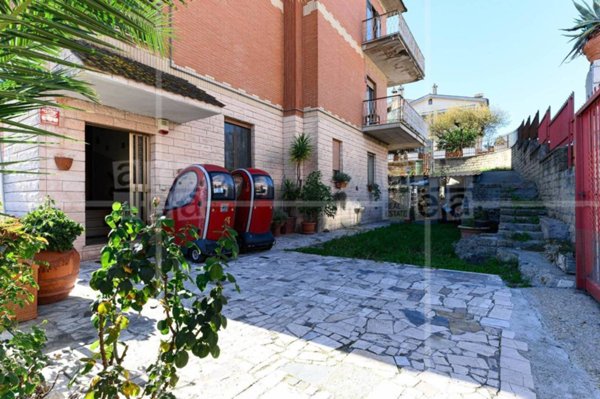appartamento in vendita a Roma in zona Massimina/Casal Lumbroso