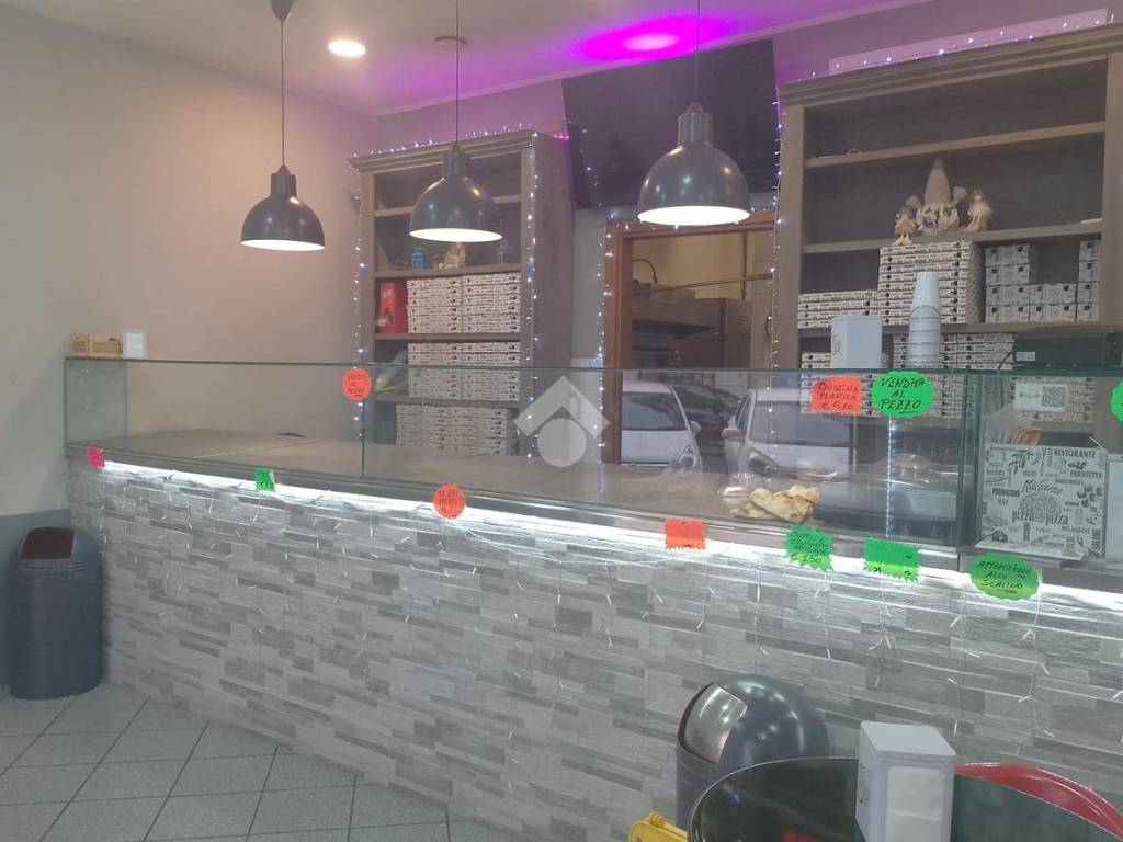 negozio in vendita a Roma in zona Appio Latino