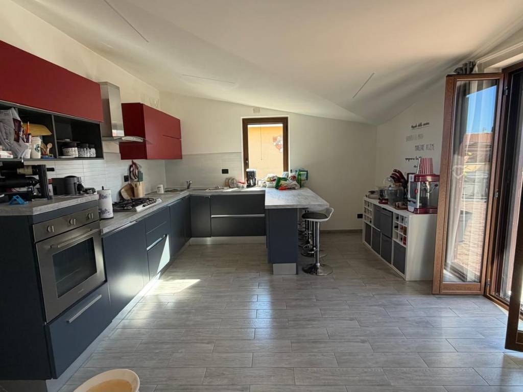 appartamento in vendita a Roma in zona Piana del Sole