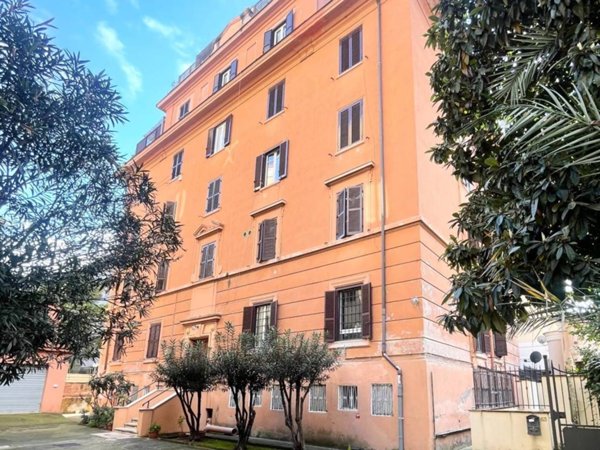 appartamento in vendita a Roma in zona Appio Latino