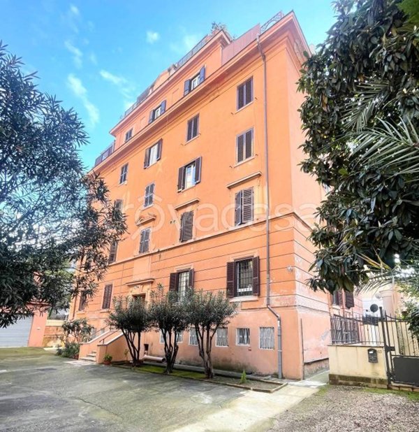 appartamento in vendita a Roma in zona Appio Latino