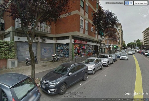 negozio in vendita a Roma in zona Ardeatino