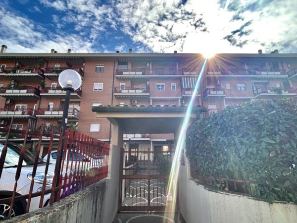 appartamento in vendita a Roma in zona Casal Morena