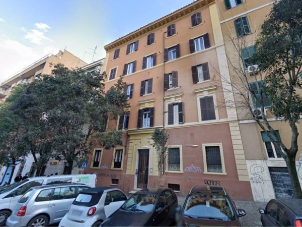 appartamento in vendita a Roma in zona Tuscolano