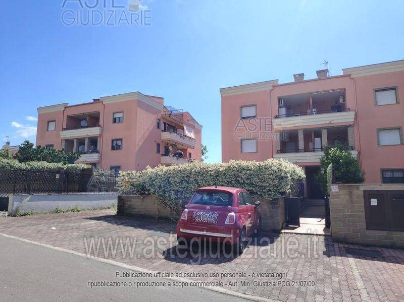 appartamento in vendita a Roma in zona Lunghezza