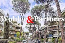 appartamento in vendita a Roma in zona Tomba di Nerone