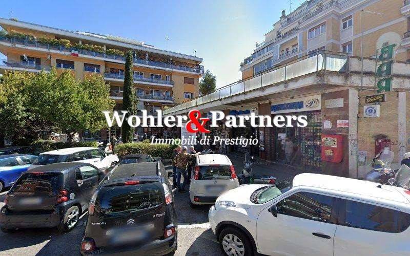 appartamento in vendita a Roma in zona Tomba di Nerone