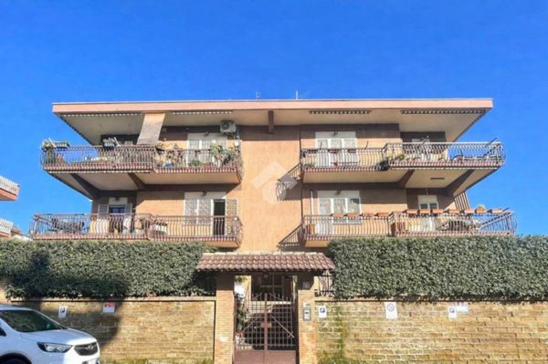 appartamento in vendita a Roma in zona Torre Maura