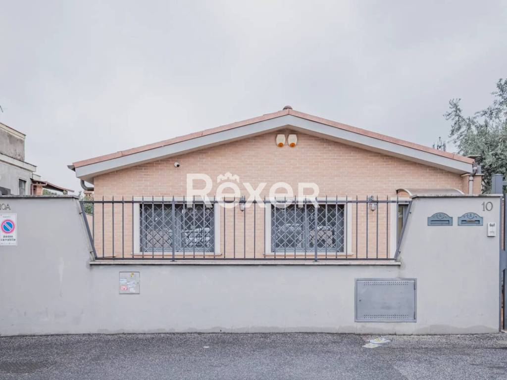 ufficio in vendita a Roma in zona Romanina