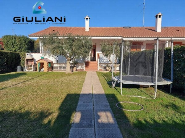 appartamento in vendita a Roma in zona Infernetto