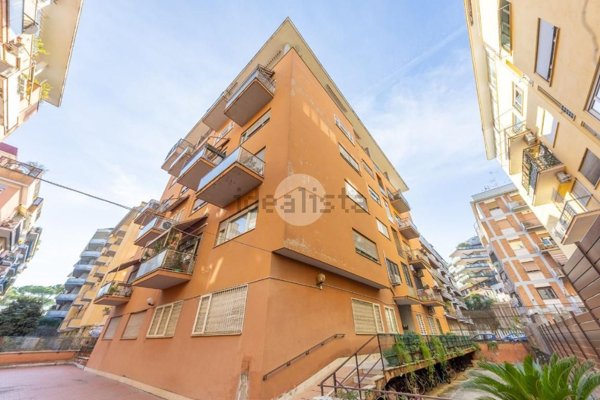 appartamento in vendita a Roma in zona Della Vittoria