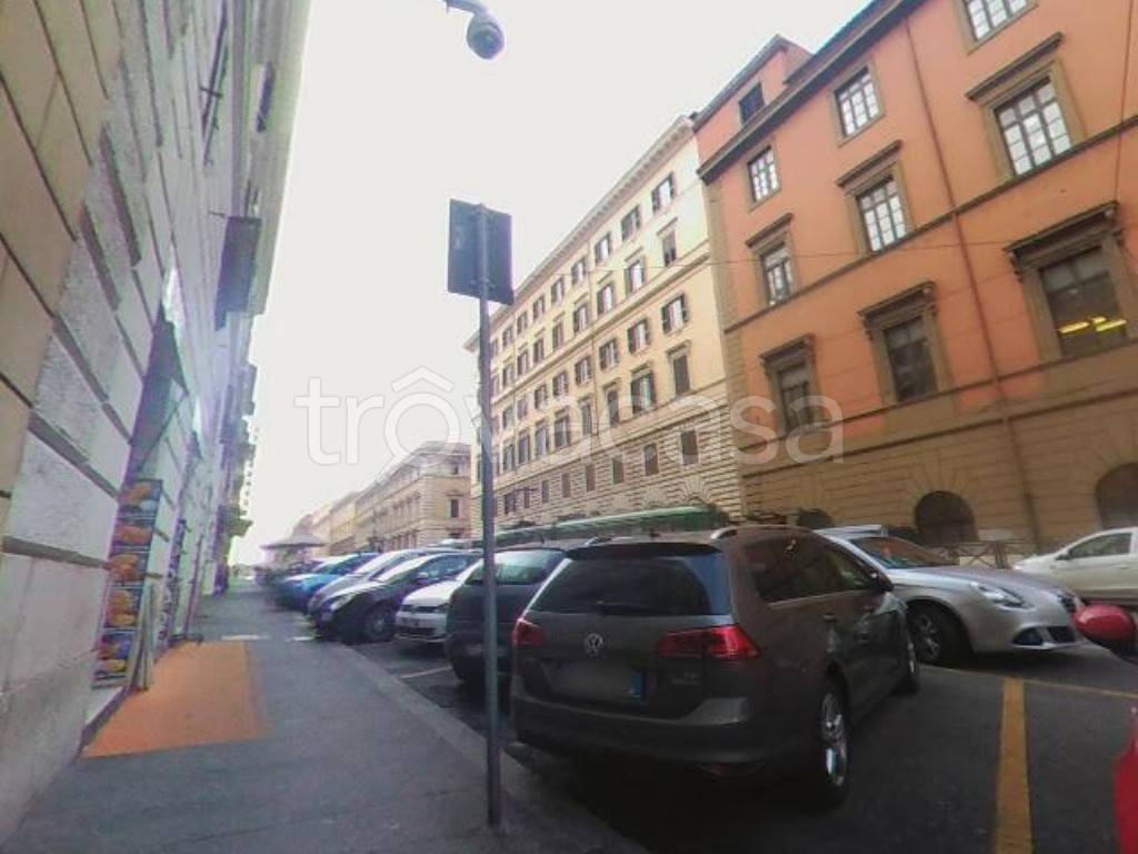 locale commerciale in vendita a Roma in zona Castro Pretorio