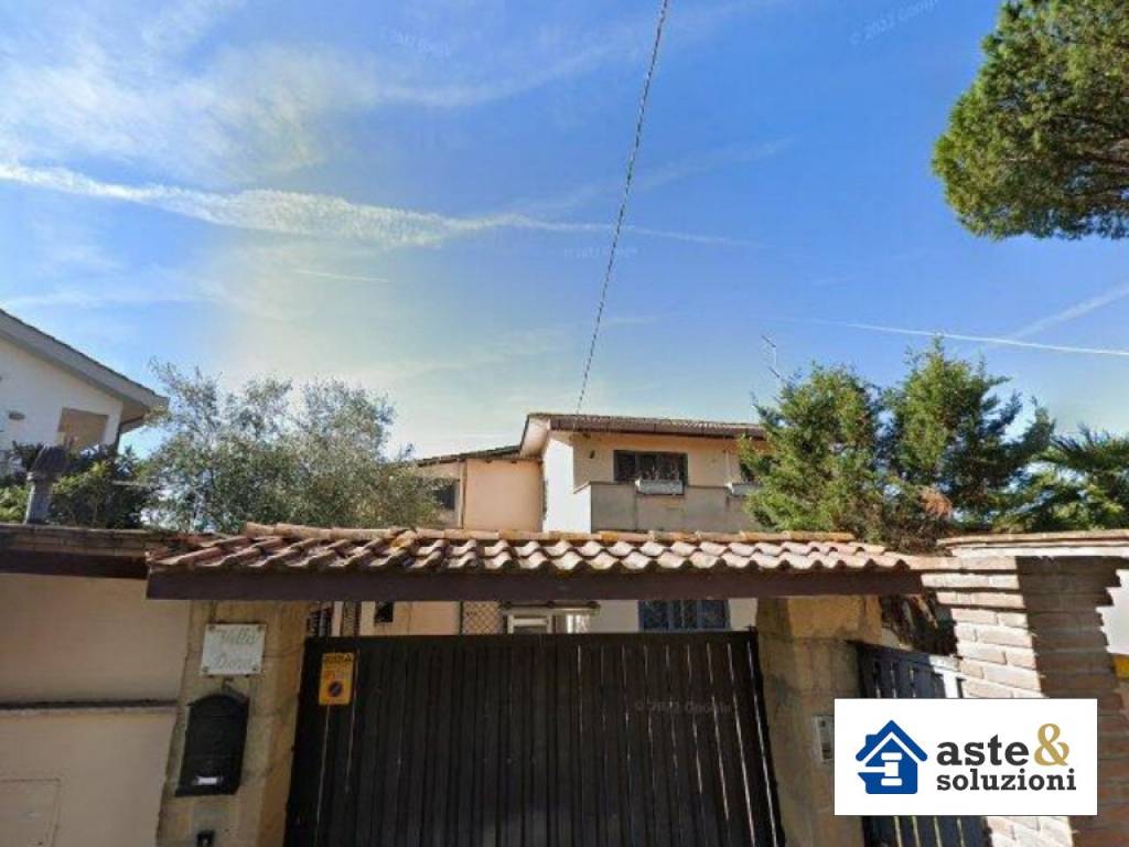 casa indipendente in vendita a Roma in zona Infernetto