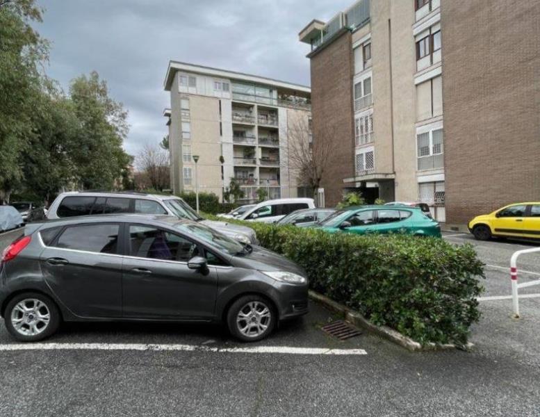 appartamento in vendita a Roma in zona EUR