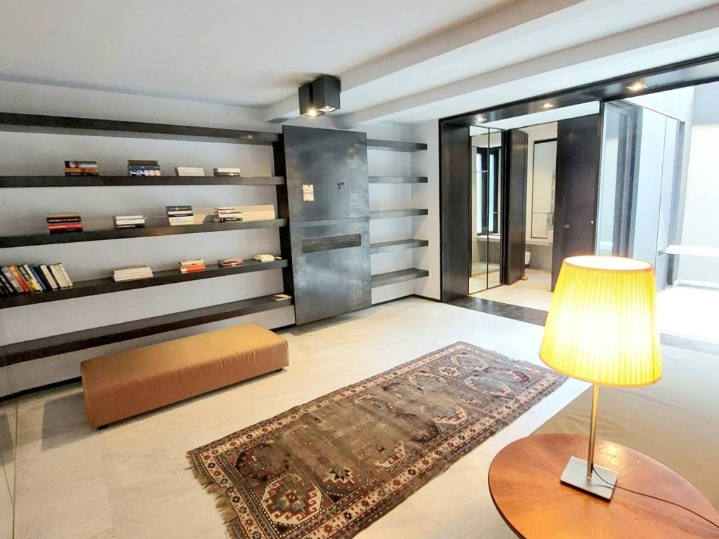 appartamento in vendita a Roma in zona Rione Regola