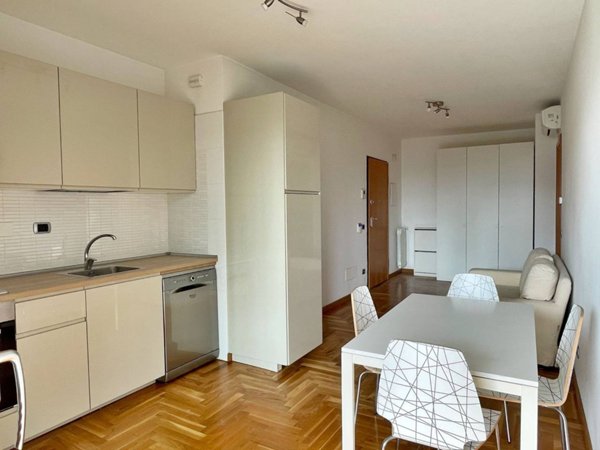 appartamento in vendita a Roma in zona Ostiense