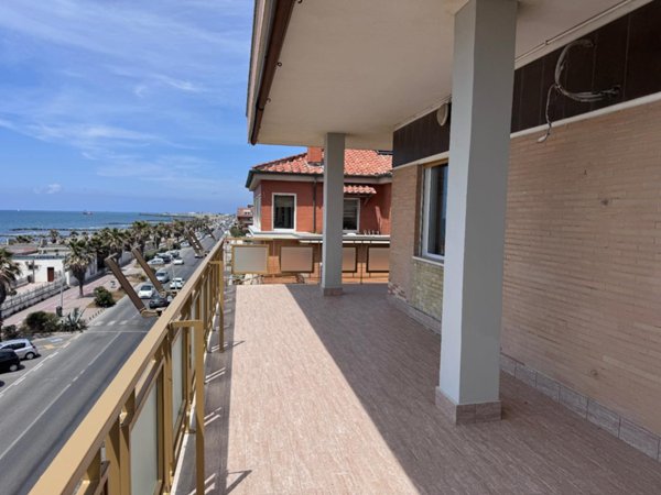 appartamento in vendita a Roma in zona Ostia