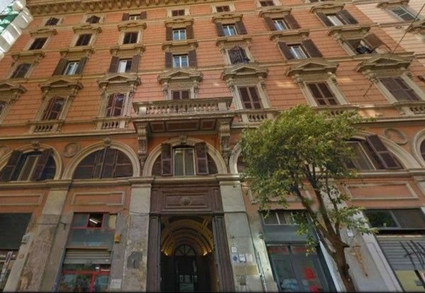 locale commerciale in vendita a Roma in zona Castro Pretorio