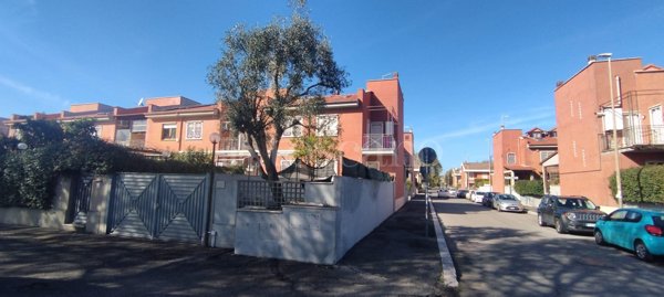 villa in vendita a Roma in zona Acilia