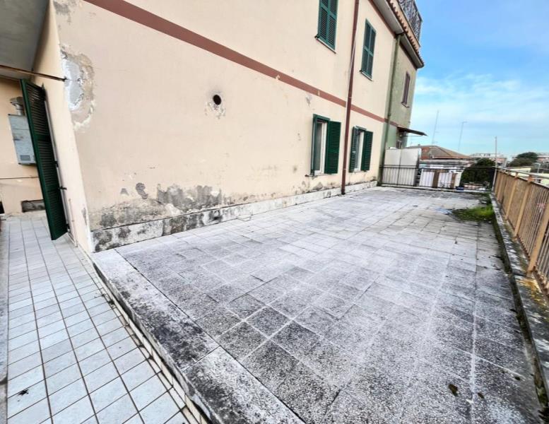 appartamento in vendita a Roma in zona Tomba di Nerone