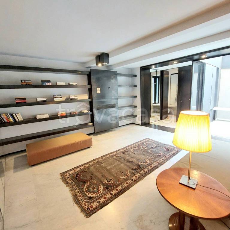 appartamento in vendita a Roma in zona Rione Regola