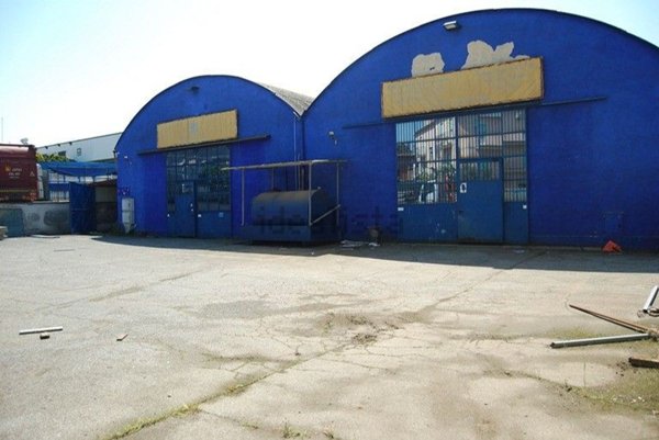 capannone in vendita a Roma in zona Romanina