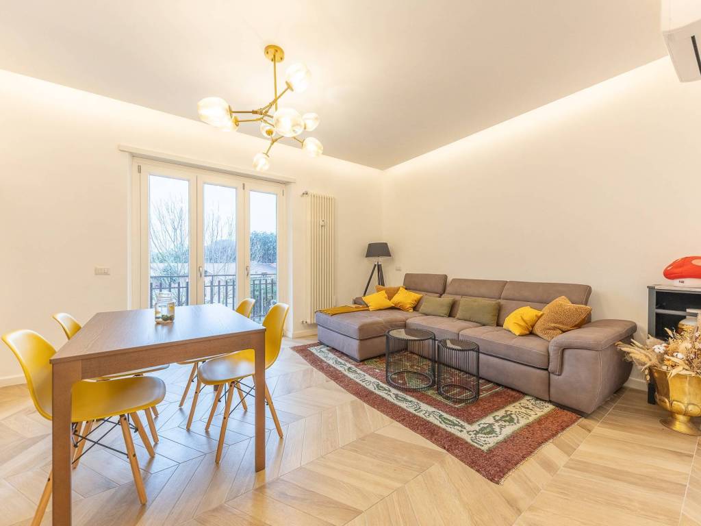 appartamento in vendita a Roma in zona Ostia