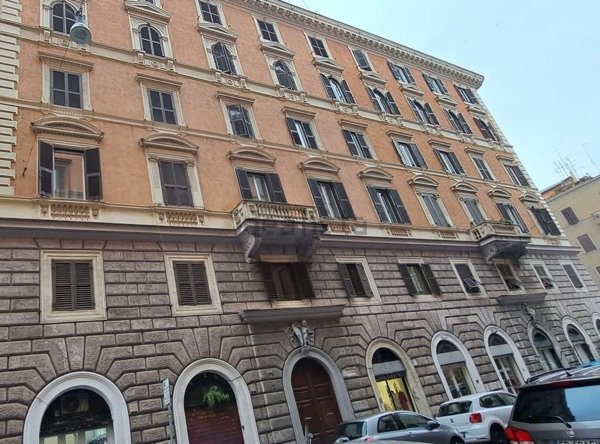 appartamento in vendita a Roma in zona Esquilino