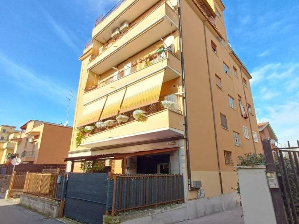 appartamento in vendita a Roma in zona Alessandrino