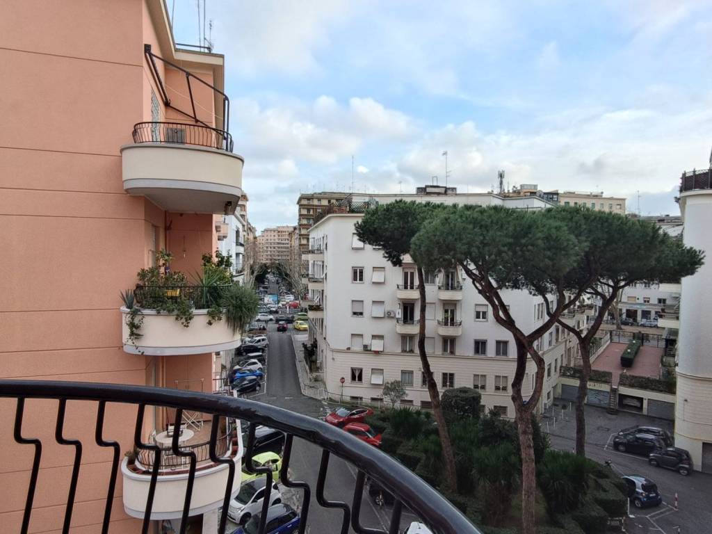 appartamento in vendita a Roma in zona Della Vittoria
