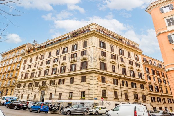 appartamento in vendita a Roma in zona Trastevere
