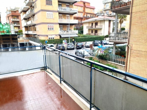 appartamento in vendita a Roma in zona Corviale