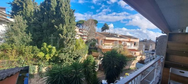 appartamento in vendita a Roma in zona Tomba di Nerone