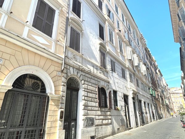 appartamento in vendita a Roma in zona Rione Monti/Campitelli
