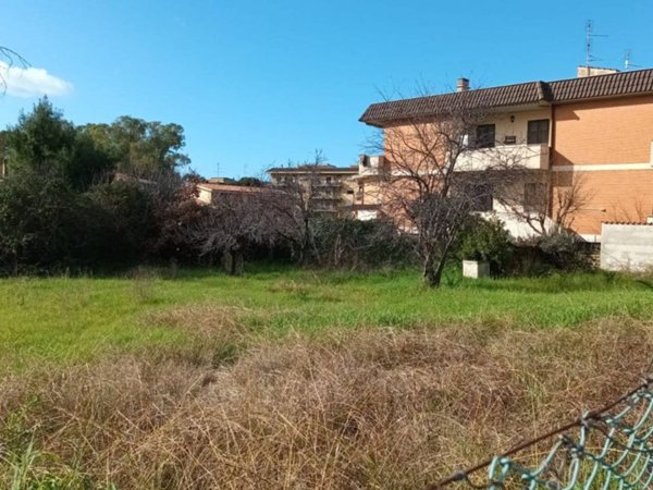 negozio in vendita a Roma in zona Acilia