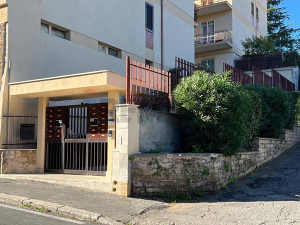 appartamento in vendita a Roma in zona Giuliano Dalmata