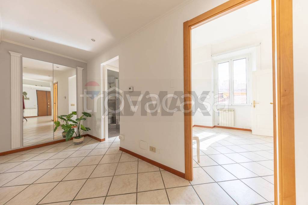 appartamento in vendita a Roma in zona Tuscolano