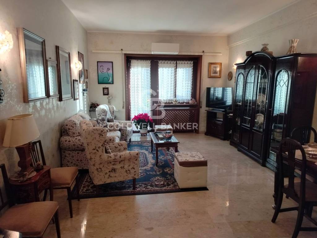 appartamento in vendita a Roma in zona Tuscolano