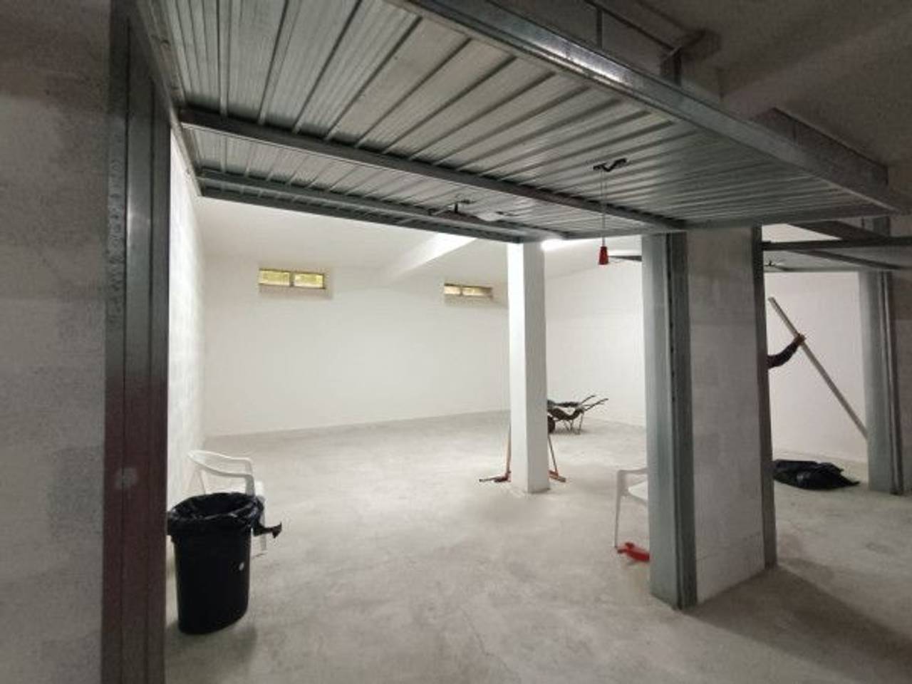 negozio in vendita a Roma in zona Casal Morena